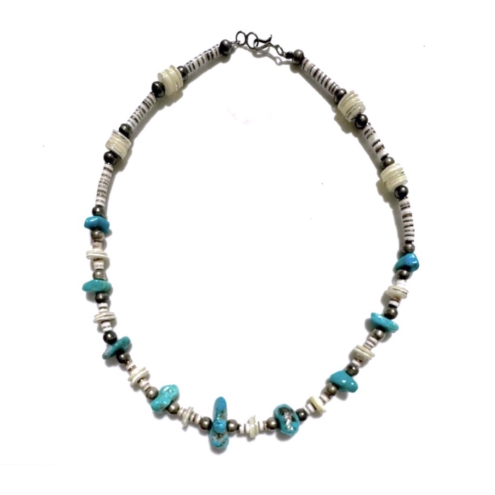 SALE* 
Vintage Santo Domingo Sterling Silver Heishi & Turquoise Nugget Necklace